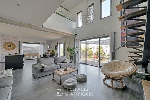 Une villa entre ciel et garrigue à Juvignac