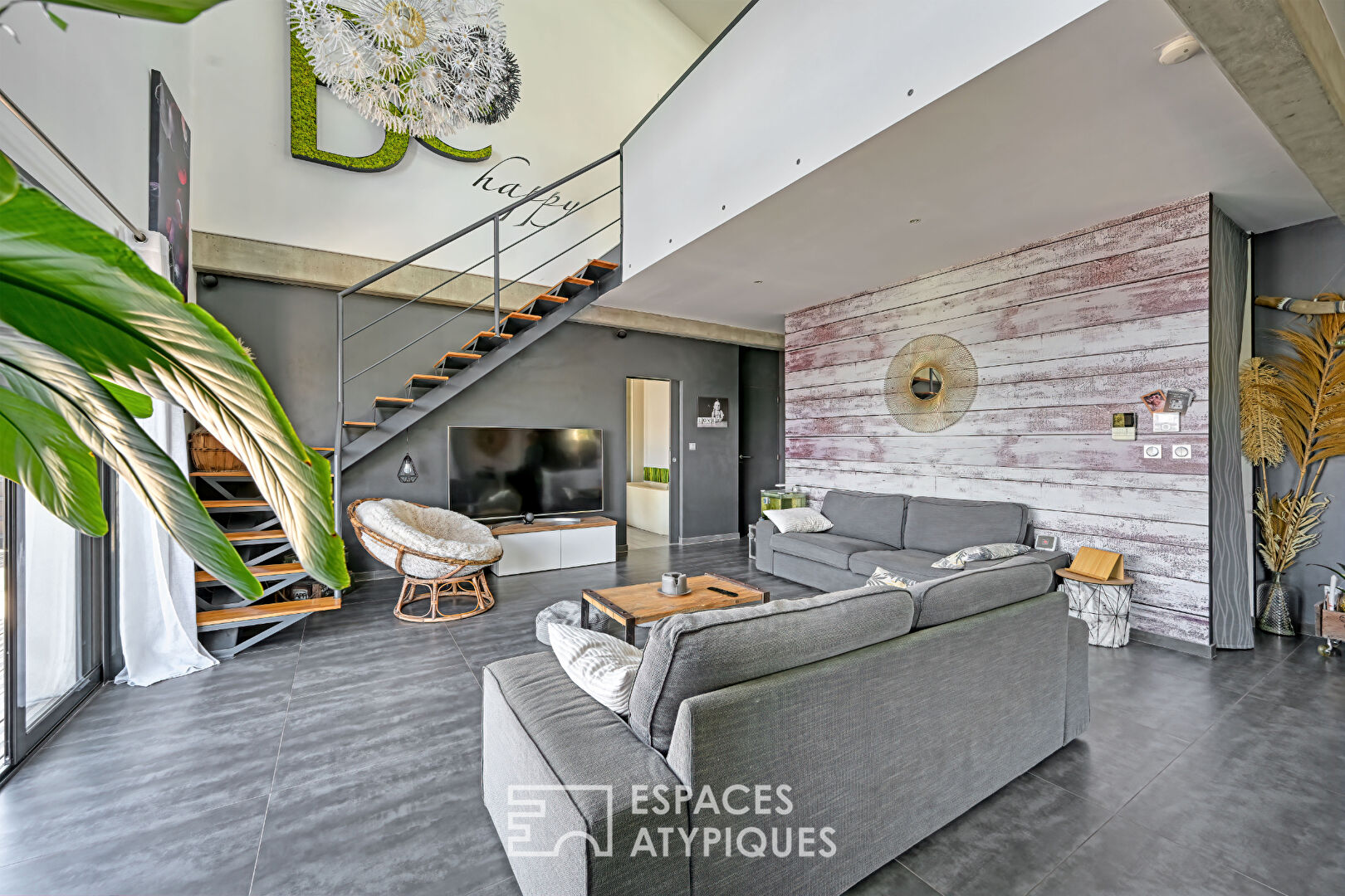 Une villa entre ciel et garrigue à Juvignac