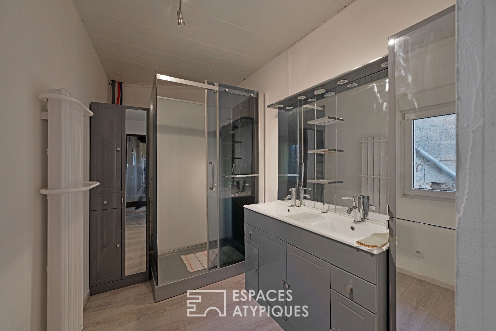 Apartment converted into a triplex