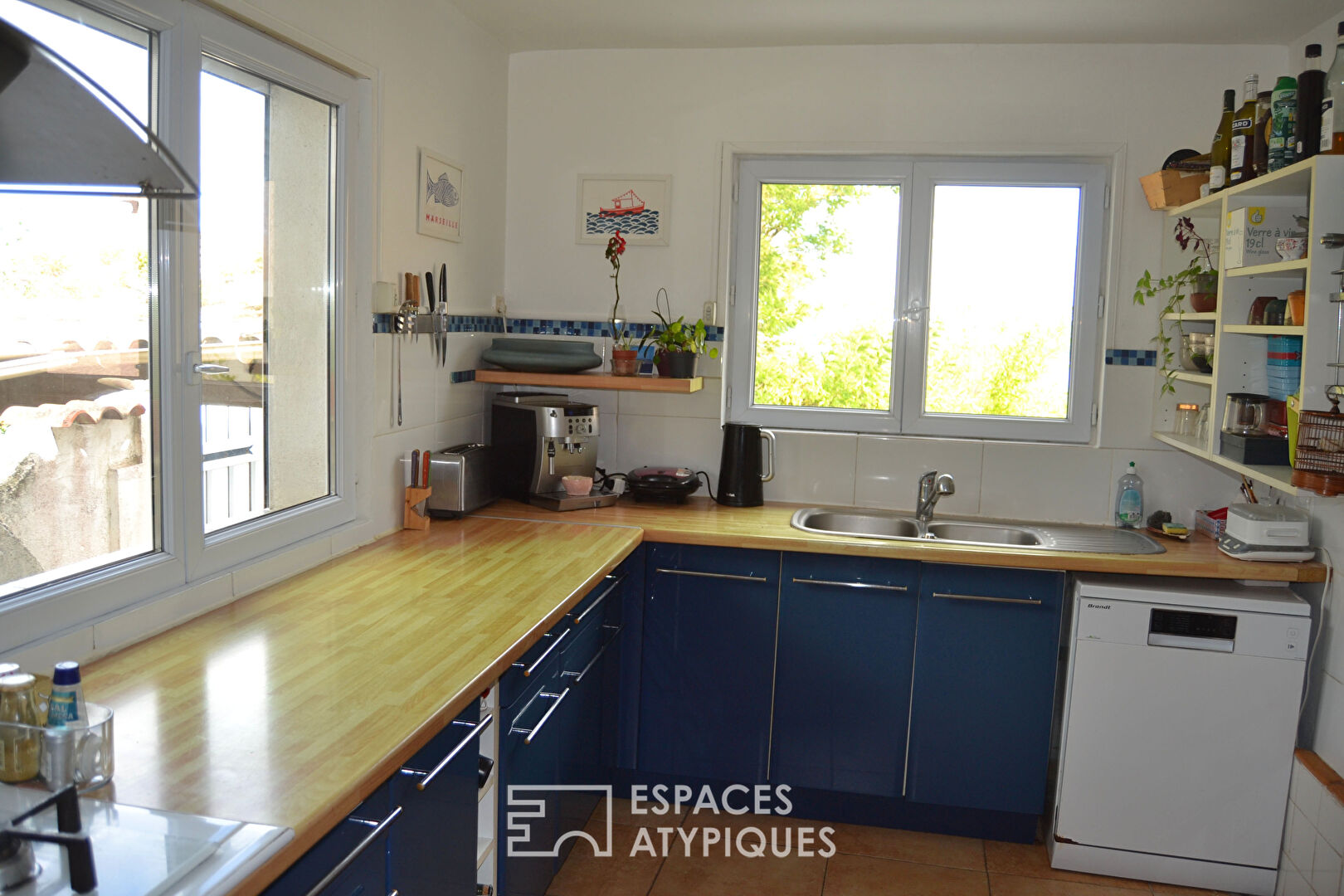 Authentic Sète hut with exceptional view of the Thau lagoon