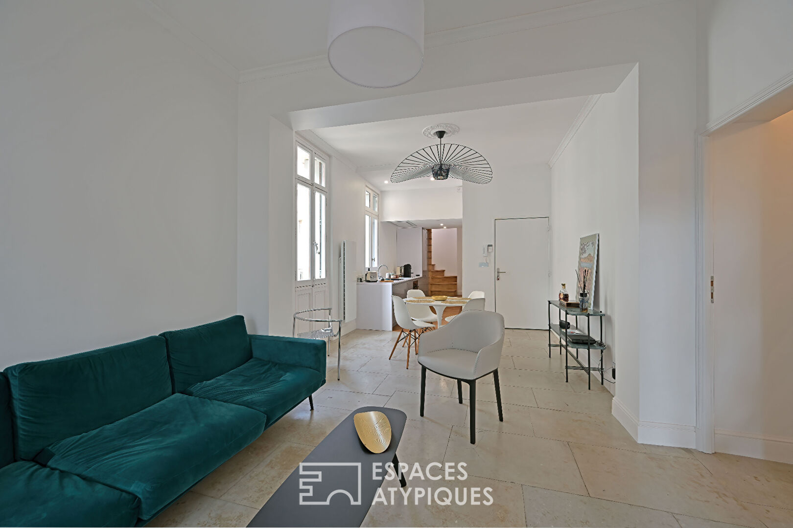 Duplex lumineux avec terrasse sur les toits en coeur de Montpellier