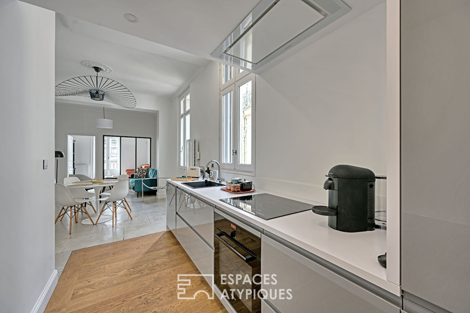 Duplex lumineux avec terrasse sur les toits en coeur de Montpellier