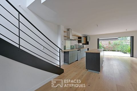 Superbe maison moderne avec jardin paysagé