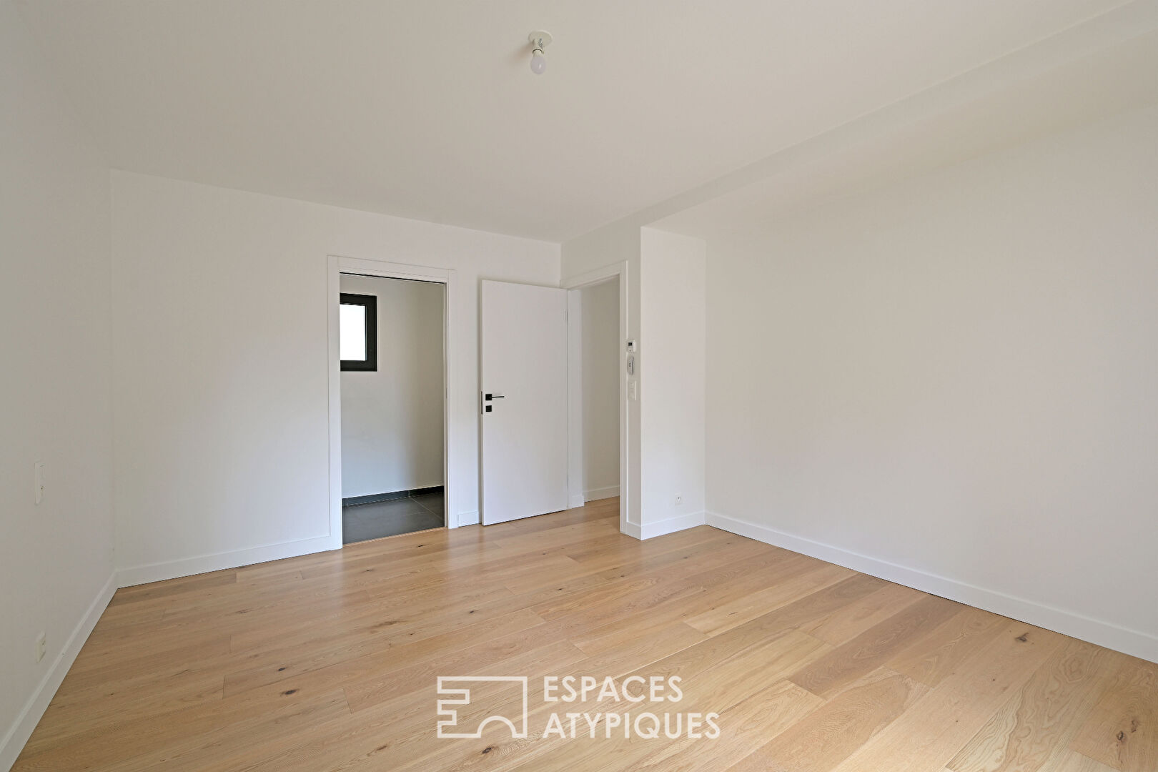 Superbe maison moderne avec jardin paysagé