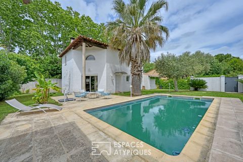 Maison d’architecte avec piscine et jardin arboré