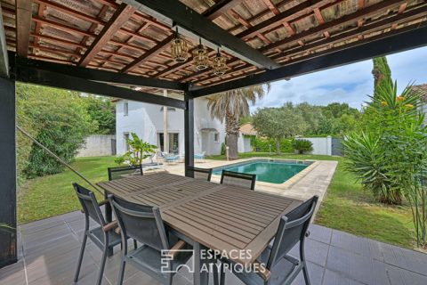 Maison d’architecte avec piscine et jardin arboré