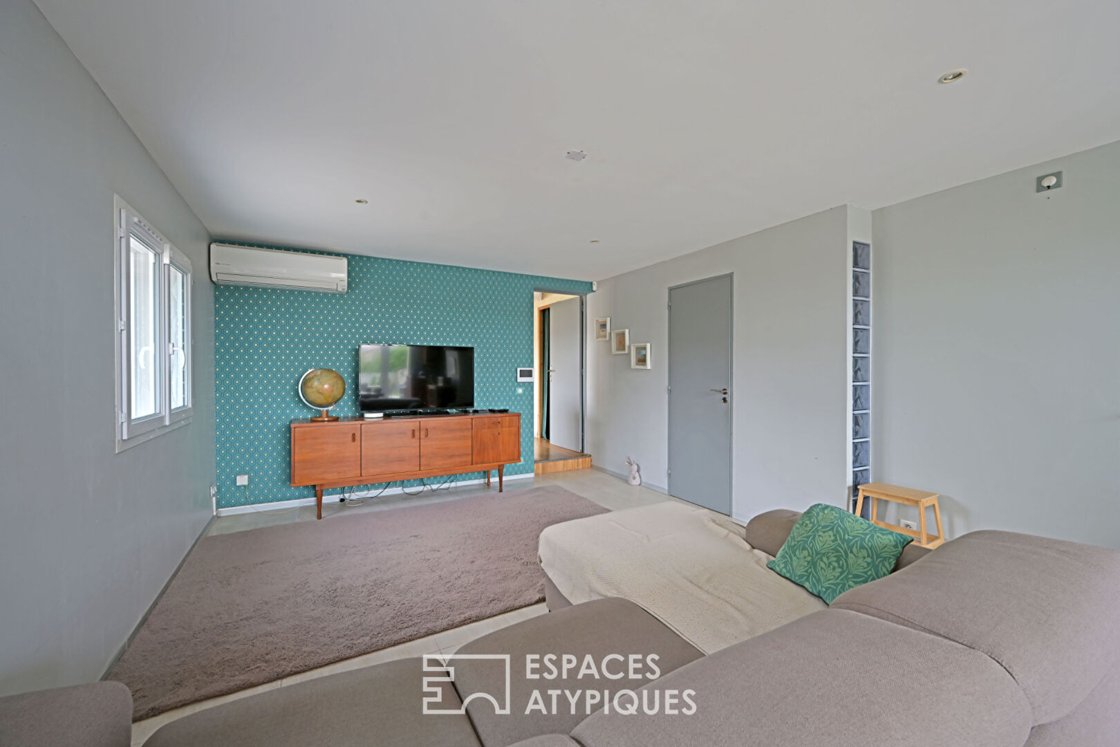Maison de charme avec piscine et jardin, au coeur du village