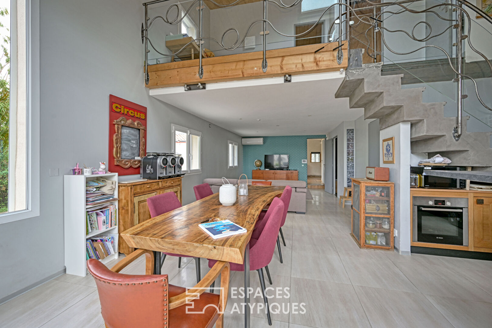 Maison de charme avec piscine et jardin, au coeur du village