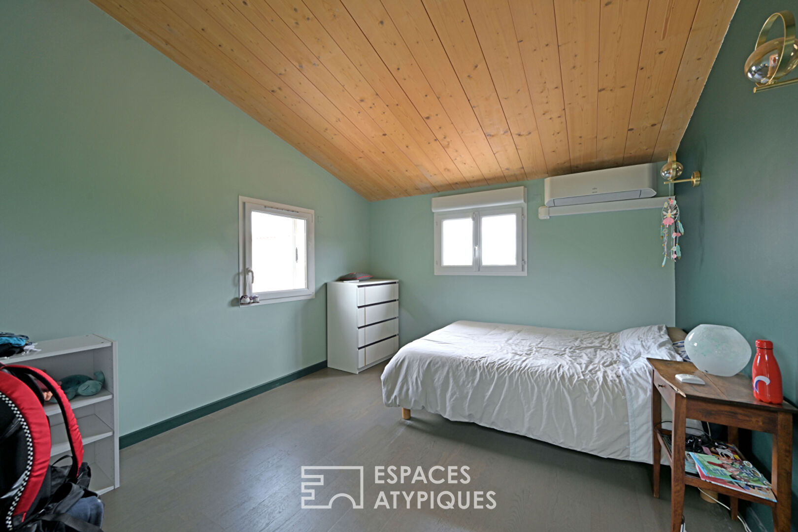 Maison de charme avec piscine et jardin, au coeur du village