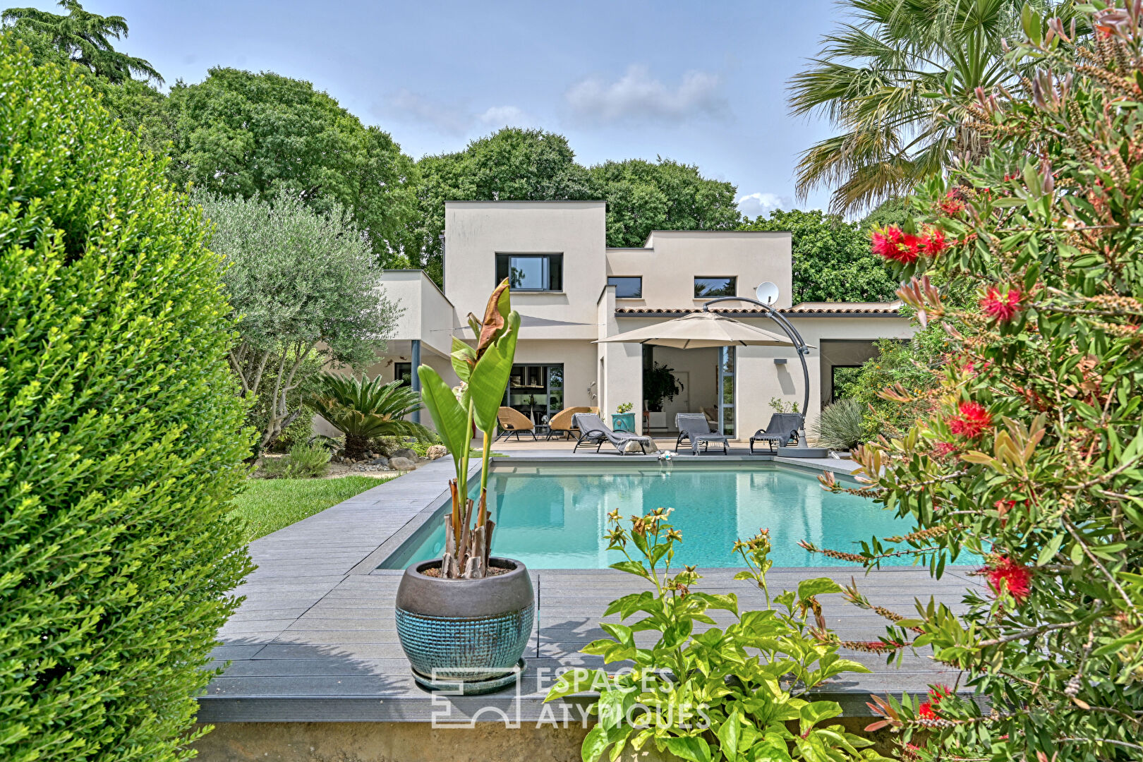 Villa contemporaine d’exception dans un écrin confidentiel à Saint-Clément-de-Rivière