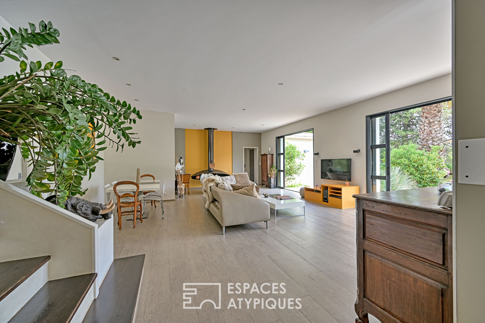 Villa contemporaine d’exception dans un écrin confidentiel à Saint-Clément-de-Rivière