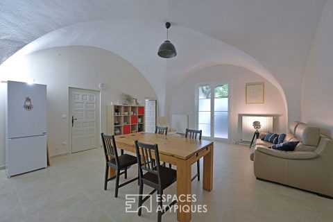 Bien de Caractère entre Maison et Appartement, 200 m² avec Terrasse et Stationnements