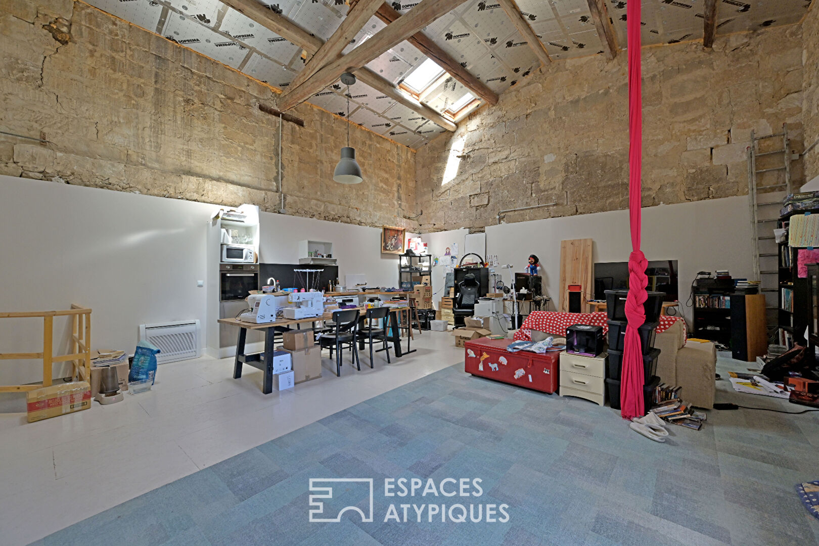 Bien de Caractère entre Maison et Appartement, 200 m² avec Terrasse et Stationnements