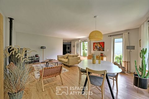 Intimate Interlude in Montpellier: Guest House with Patio and Private Spaces
