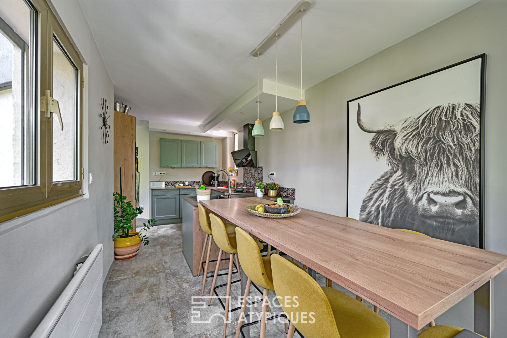 Intimate Interlude in Montpellier: Guest House with Patio and Private Spaces