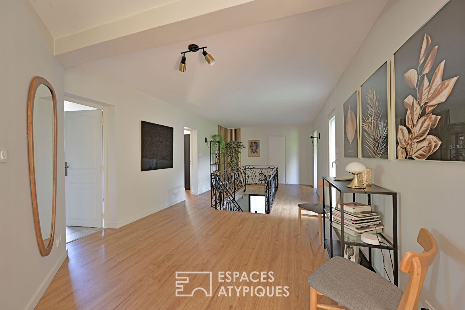 Intimate Interlude in Montpellier: Guest House with Patio and Private Spaces