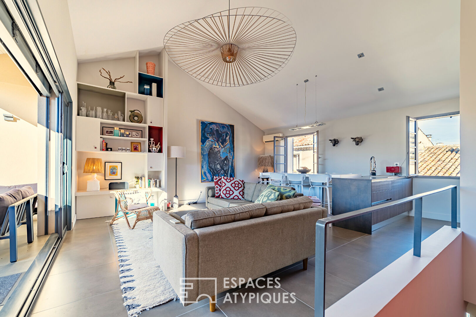 Superb renovation in the heart of the medieval city