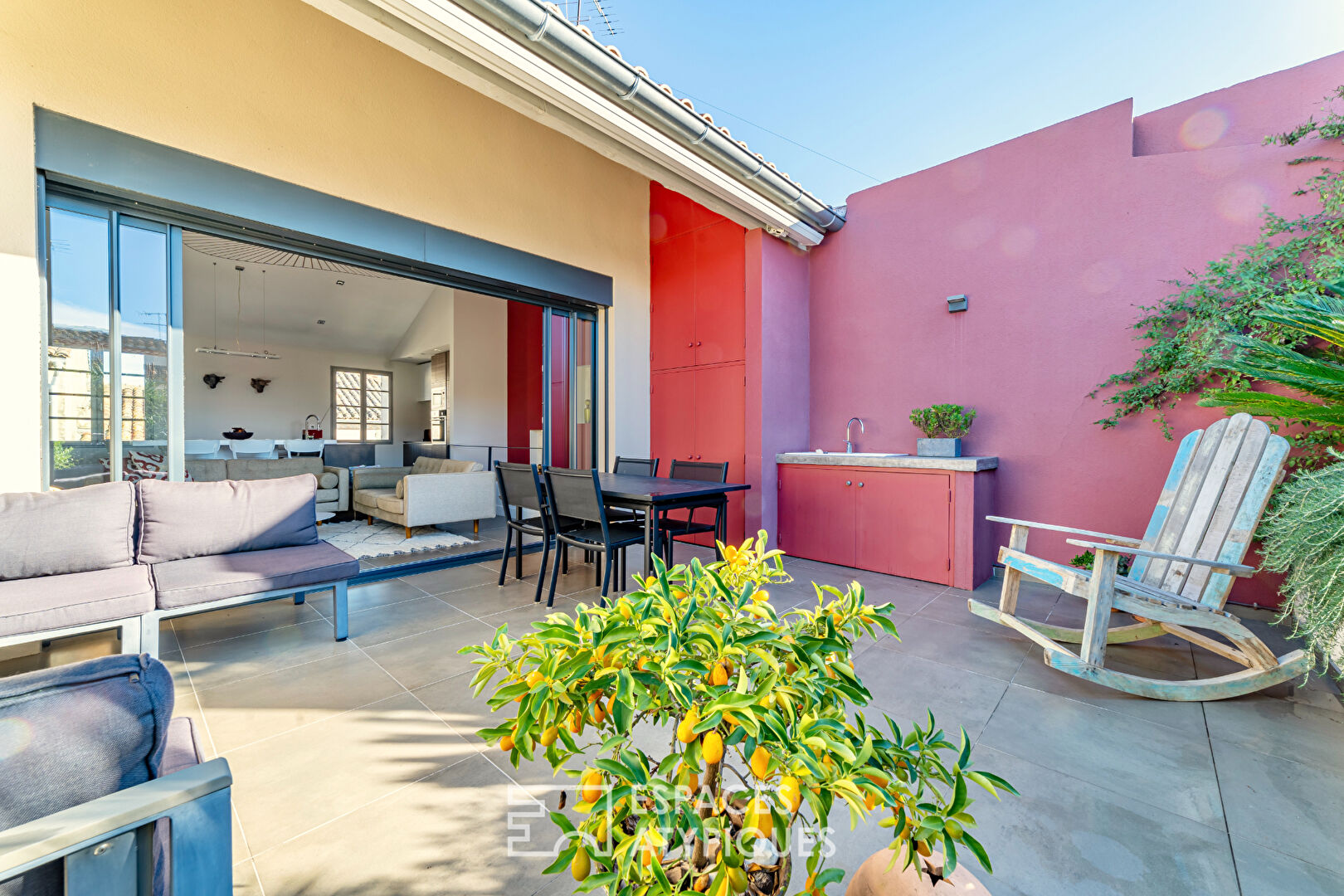 Superb renovation in the heart of the medieval city