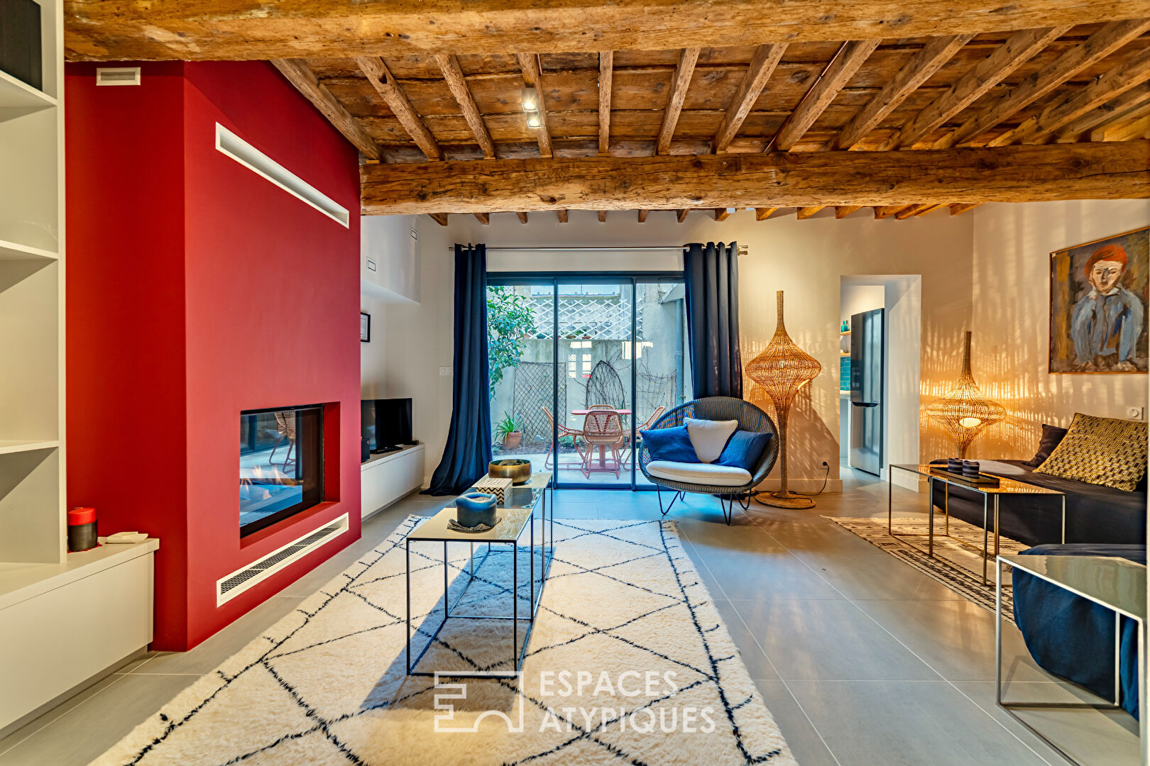 Superb renovation in the heart of the medieval city
