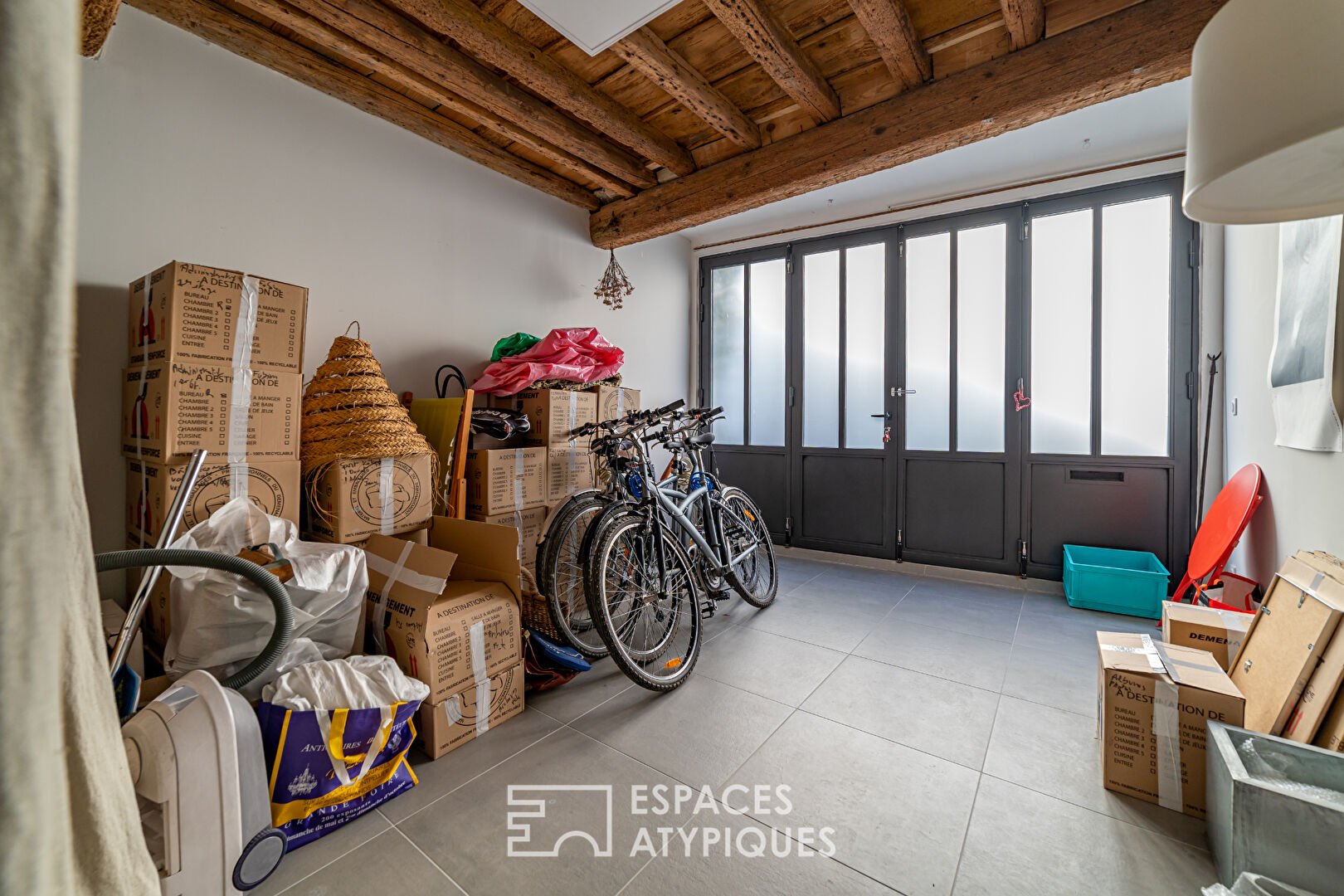 Superb renovation in the heart of the medieval city