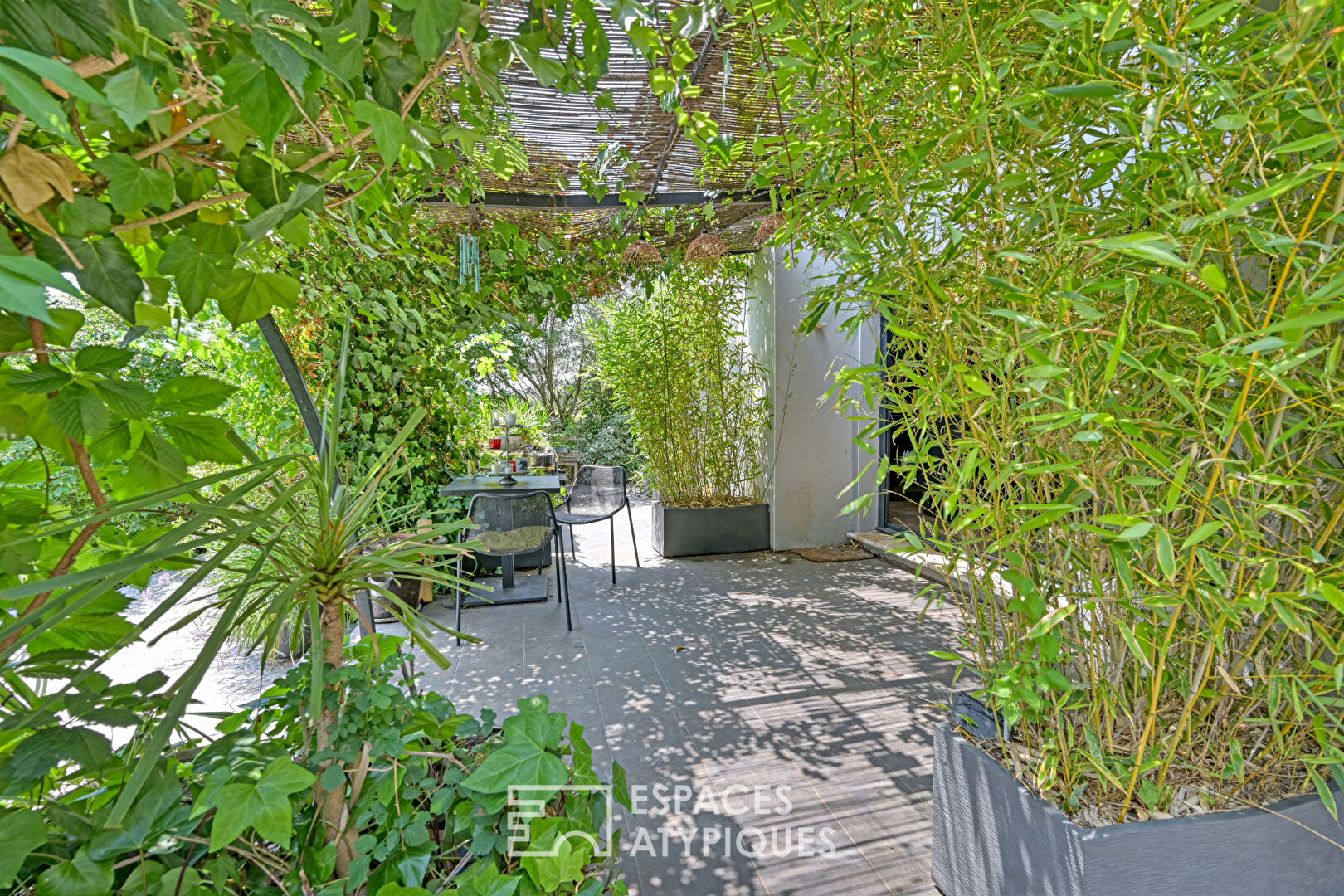 At the crossroads of luxury, nature… and art
