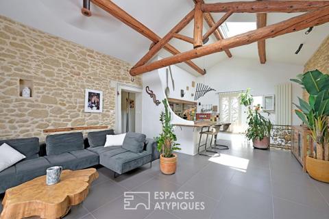 Maison de caractère en pierres avec piscine et jardin