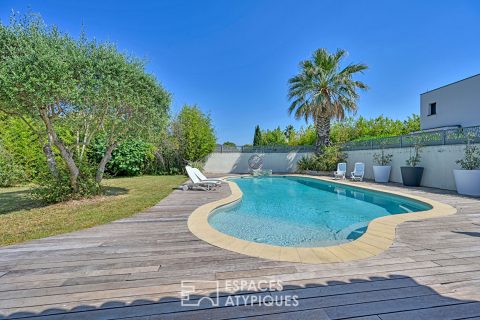 Charming, bright house with swimming pool and outbuilding, quiet location in Lattes