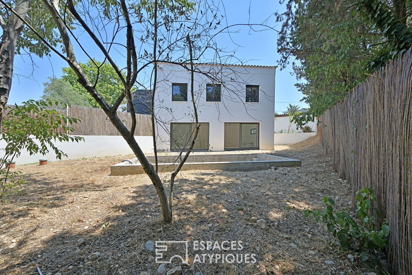 Contemporary Villa to be completed in a peaceful setting in Montpellier