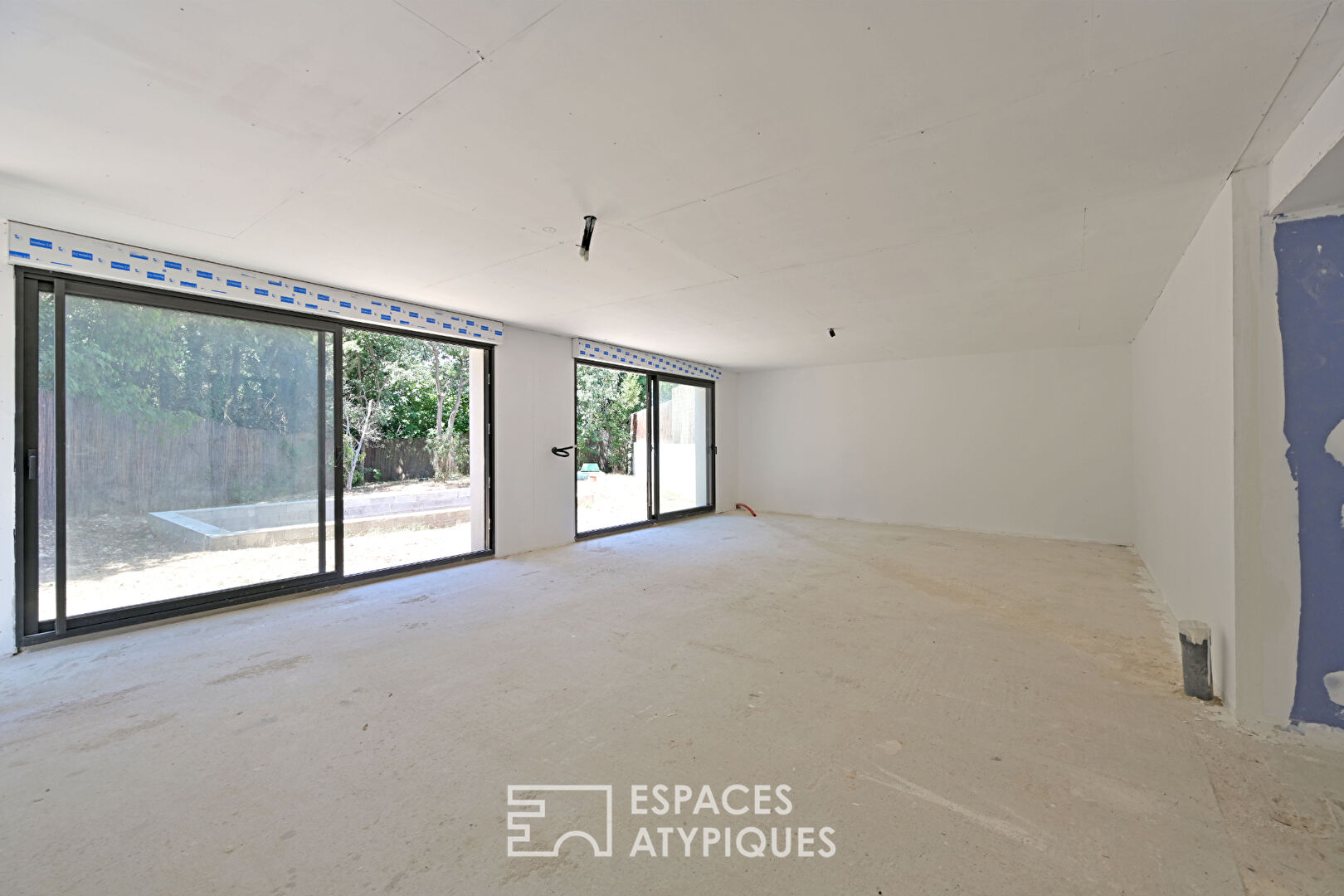 Contemporary Villa to be completed in a peaceful setting in Montpellier