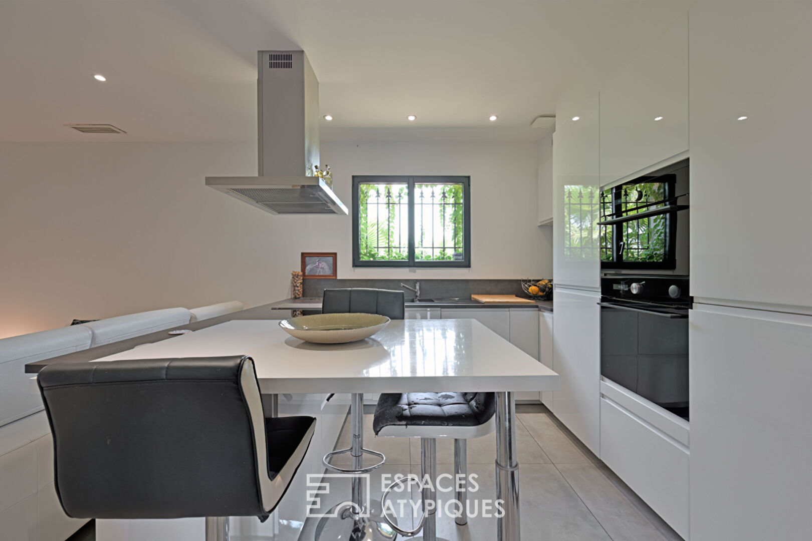 Charming Property with Pool and Outbuildings