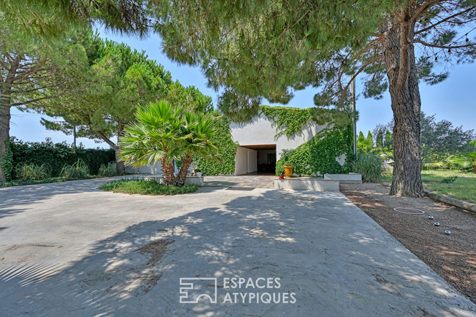 Charming Property with Pool and Outbuildings