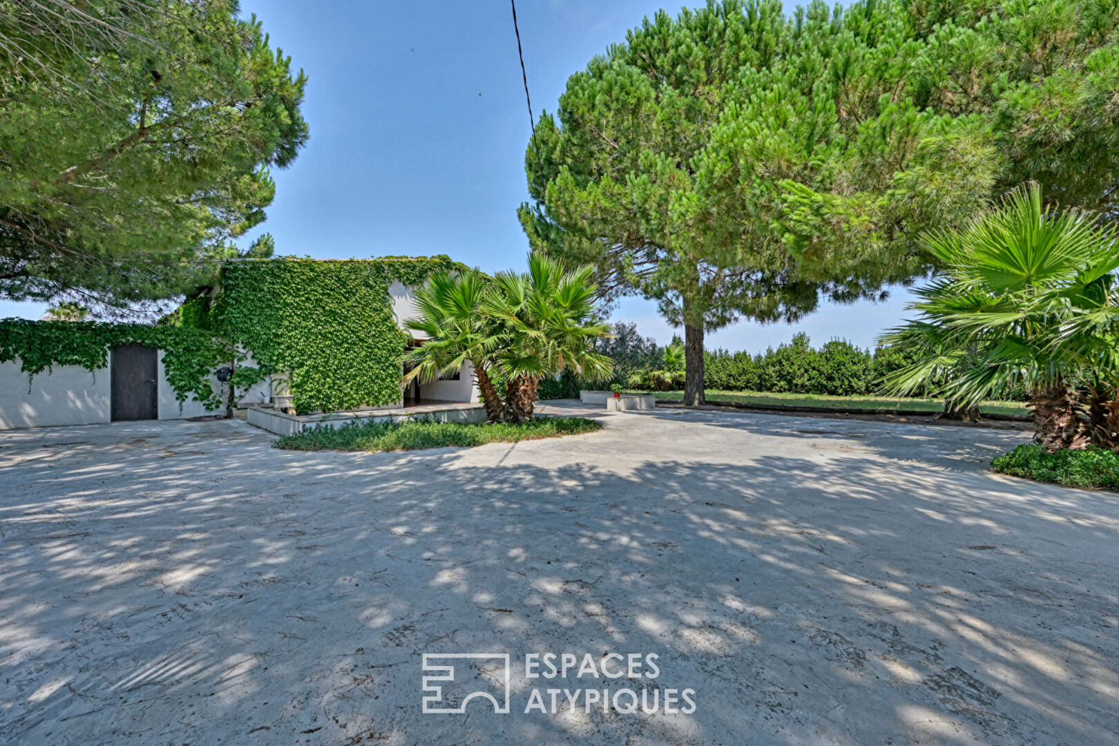 Charming Property with Pool and Outbuildings