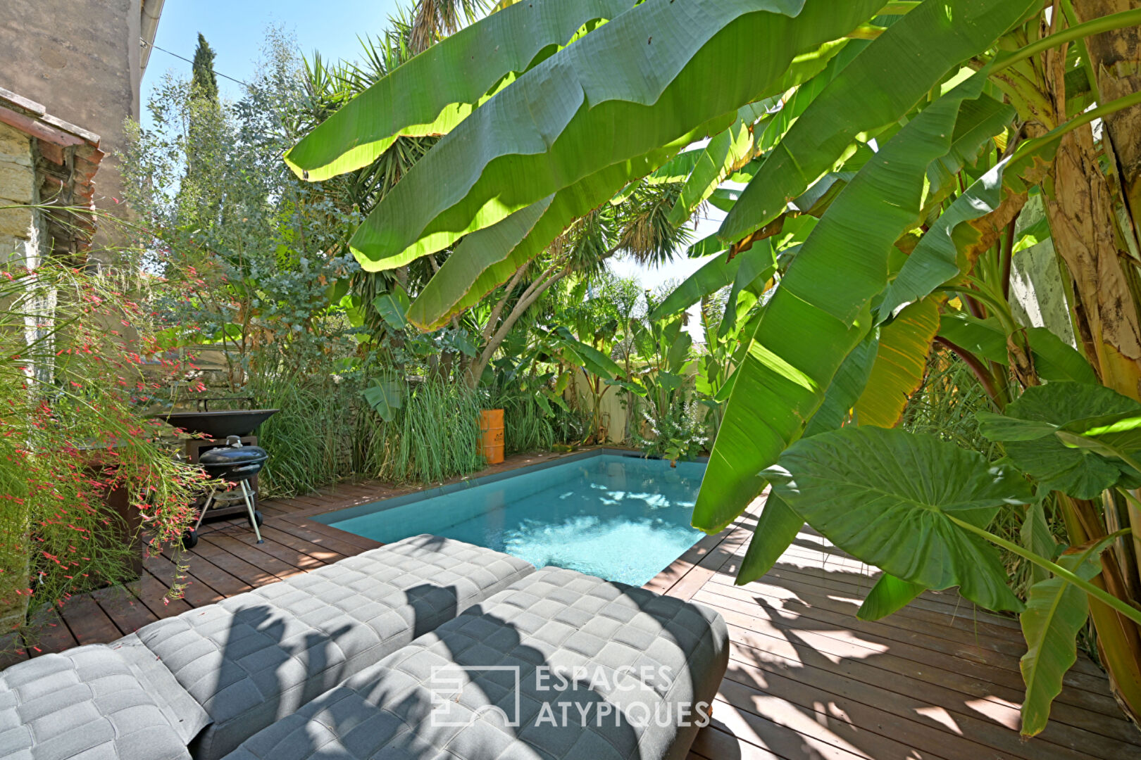 Former winemaker renovated with charm, space and swimming pool