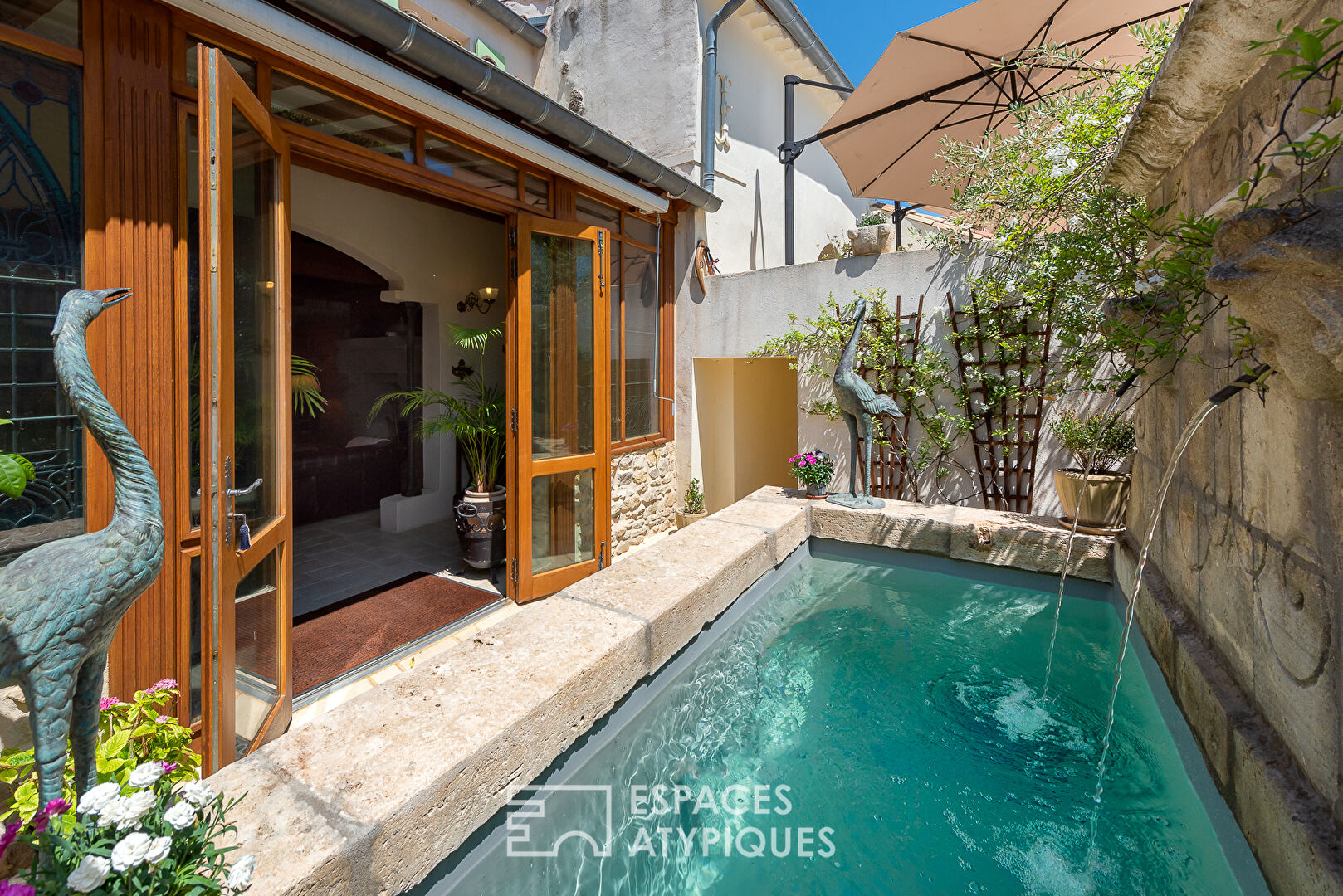 Mansion on the banks of the Canal du Midi