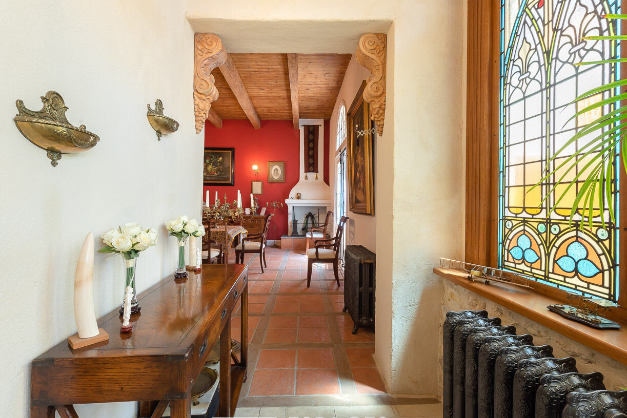 Mansion on the banks of the Canal du Midi