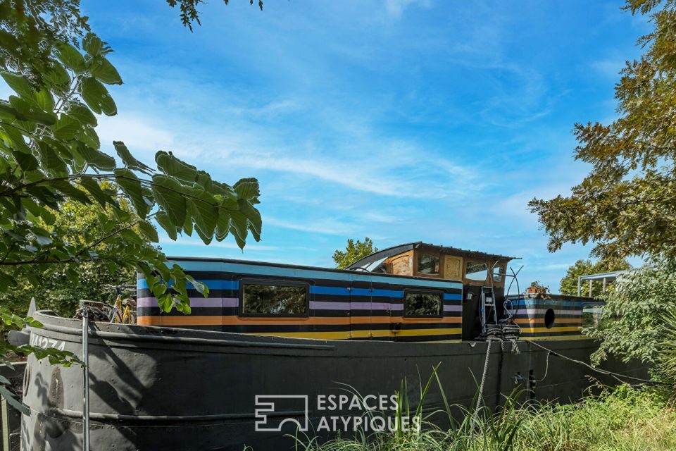 Péniche sur le canal du Midi