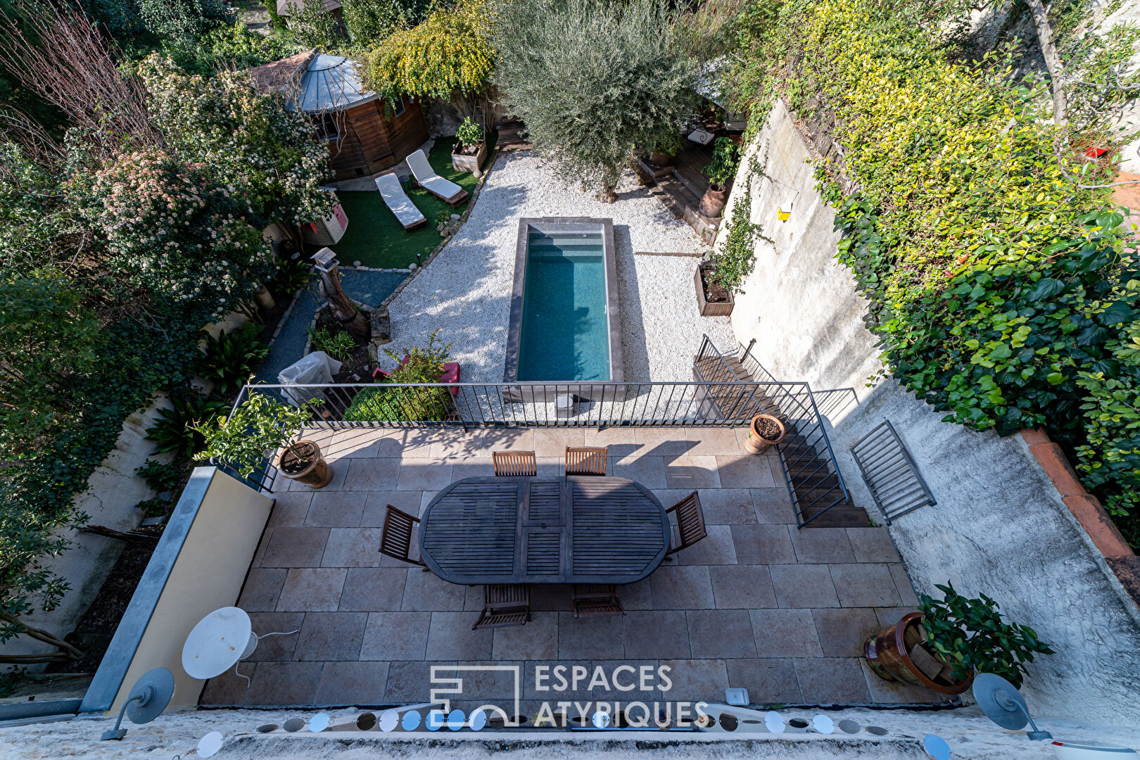 Maison de caractère et son jardin bucolique