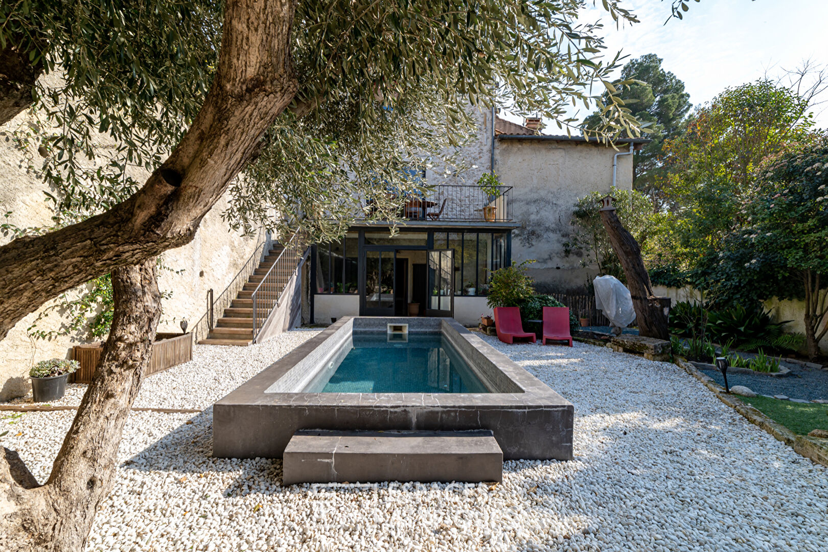 Maison de caractère et son jardin bucolique