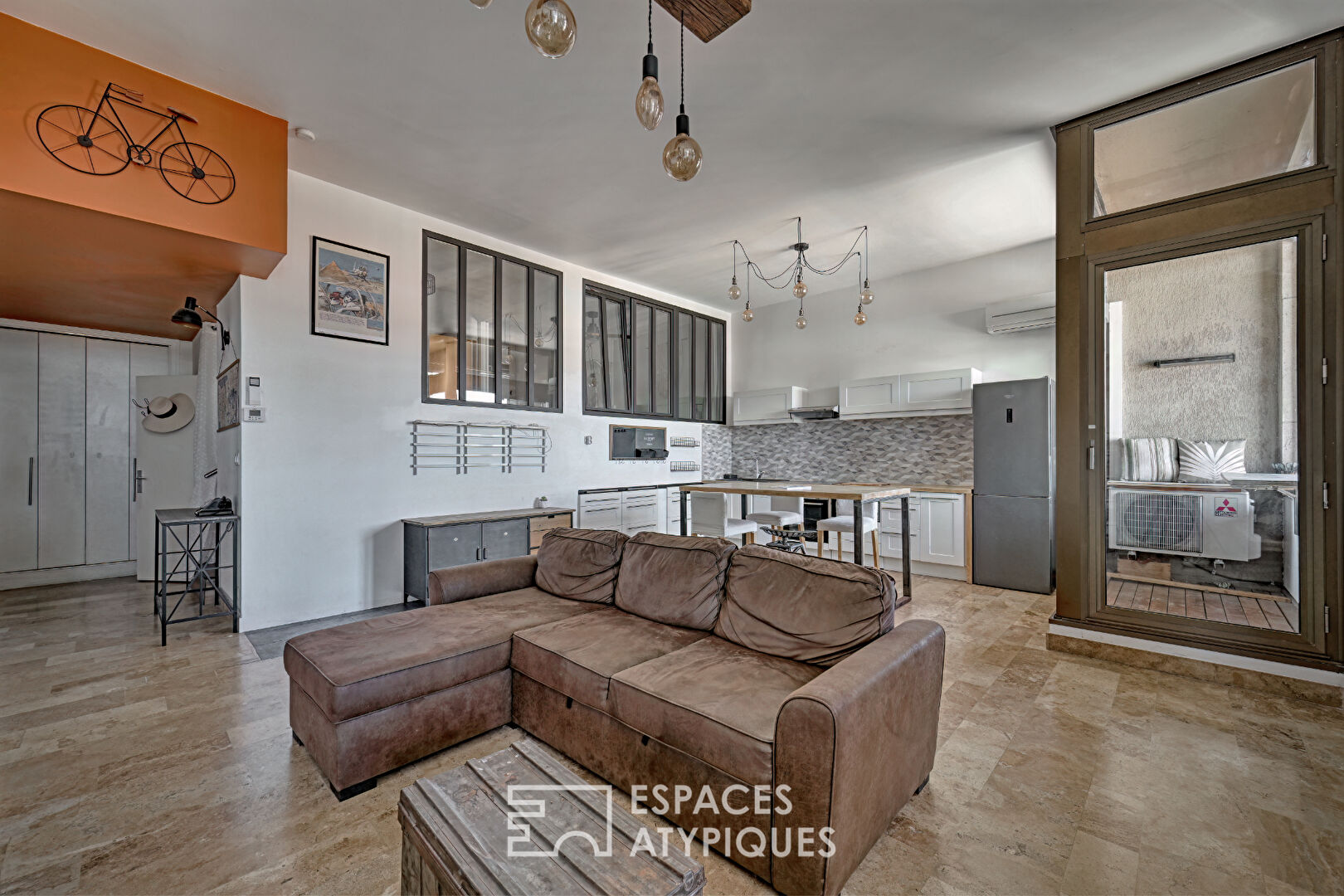 Loft contemporain avec verrière en hyper-centre