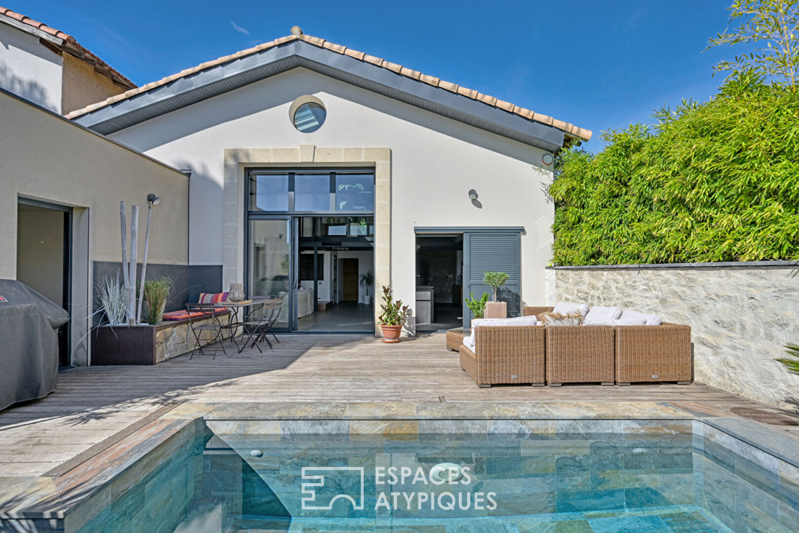 Family loft in a renovated old winery with swimming pool
