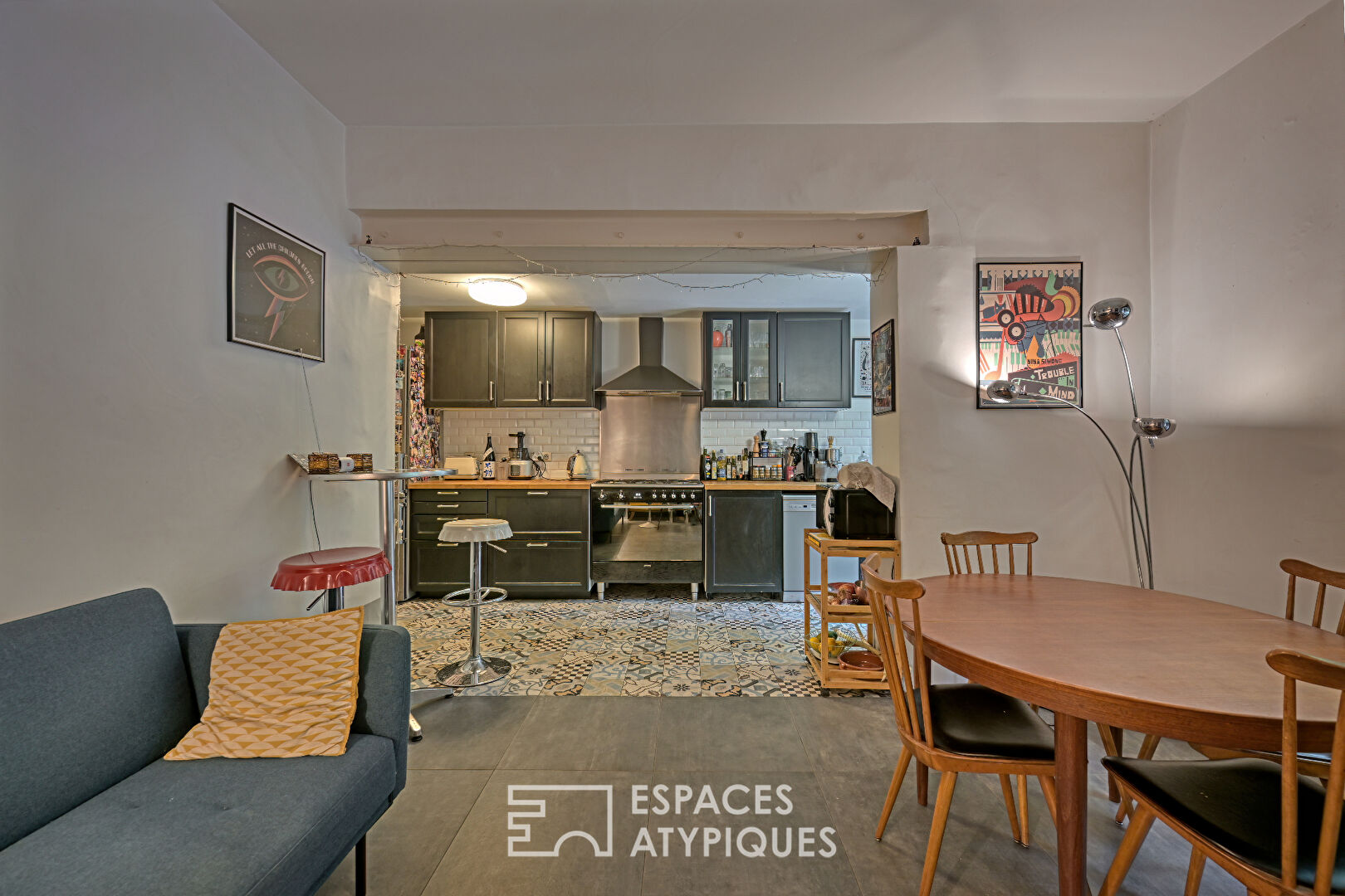 Les Aubes, superb 1920s house with garden