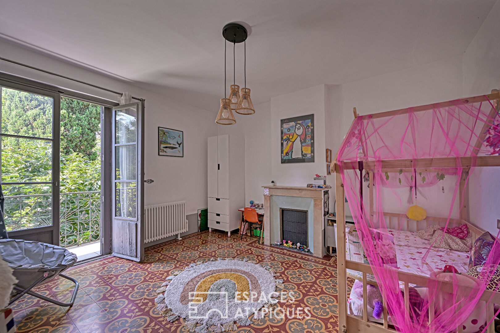 Les Aubes, superb 1920s house with garden