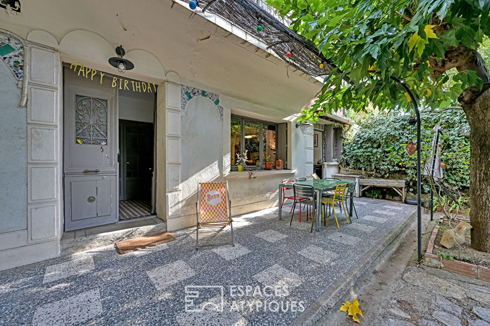 Les Aubes, superb 1920s house with garden