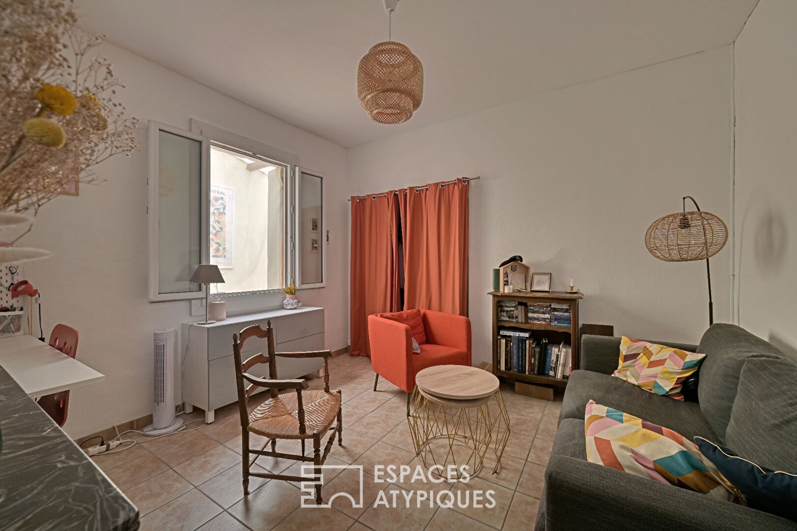 Les Aubes, superb 1920s house with garden