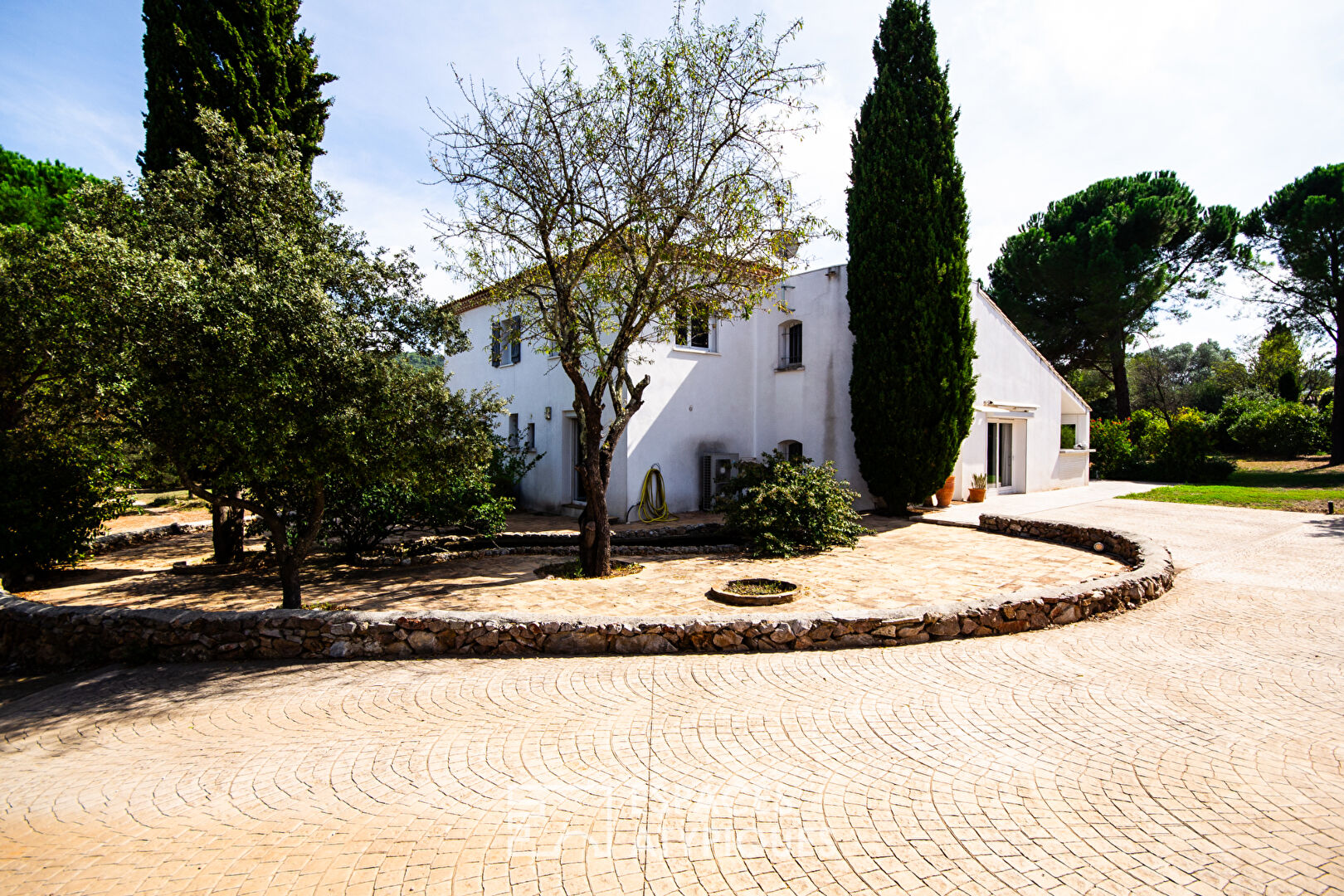 Exceptional villa in Balaruc-le-Vieux