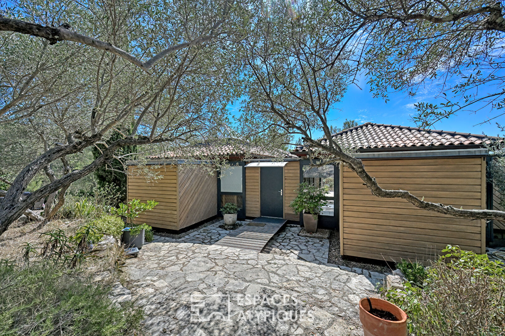 Japanese-inspired house north of Montpellier