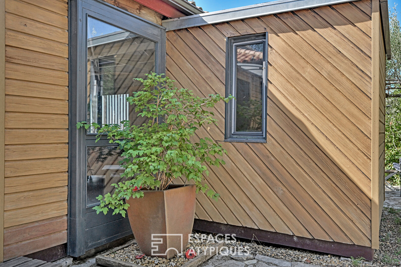 Japanese-inspired house north of Montpellier