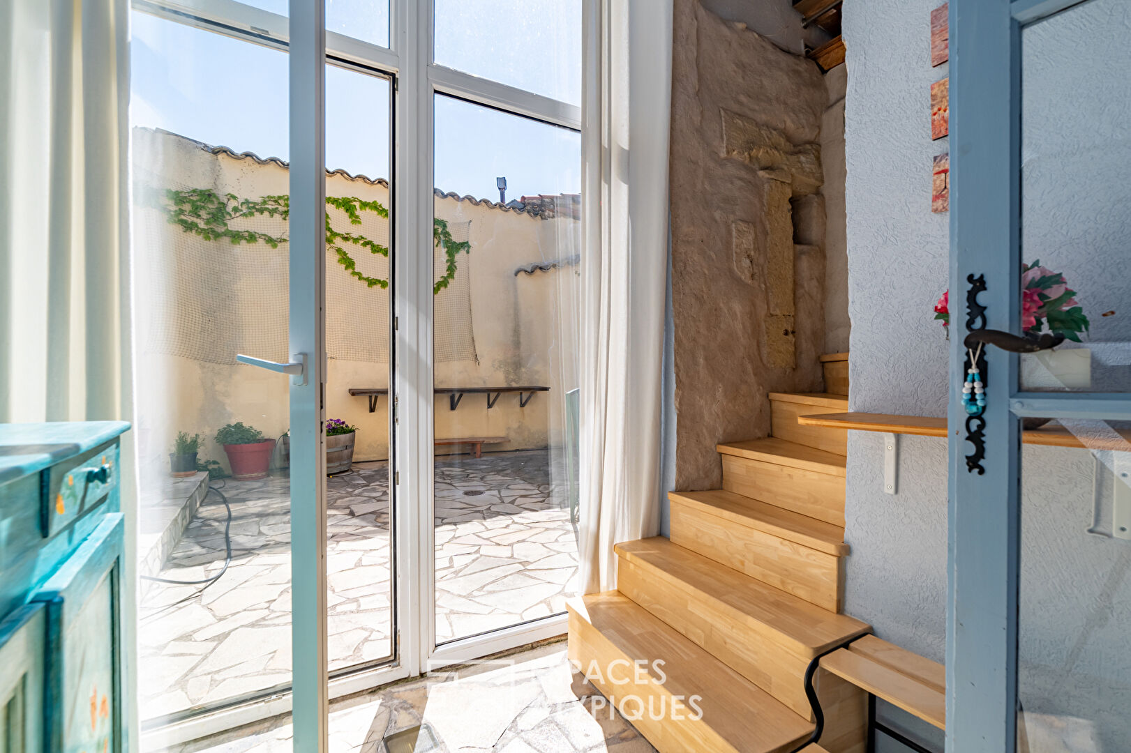Maison de ville avec grande terrasse et sous sol