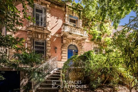 Demeure de caractère avec jardins, au coeur de la ville