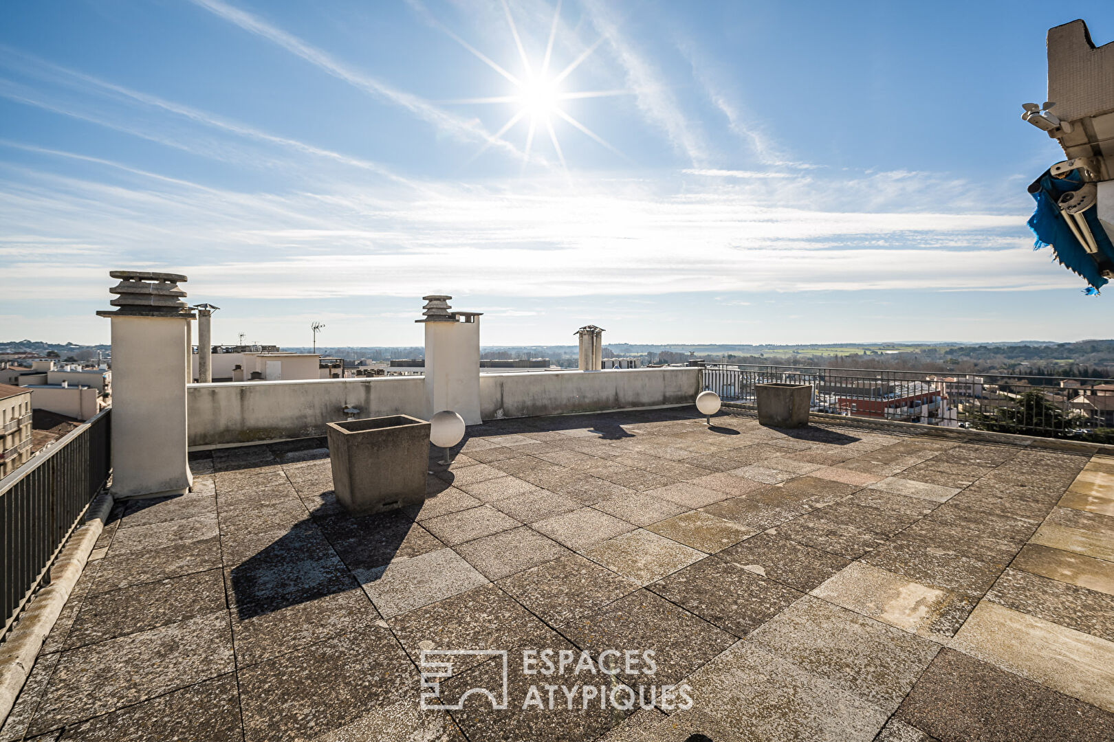 Vaste Duplex avec toit terrasse